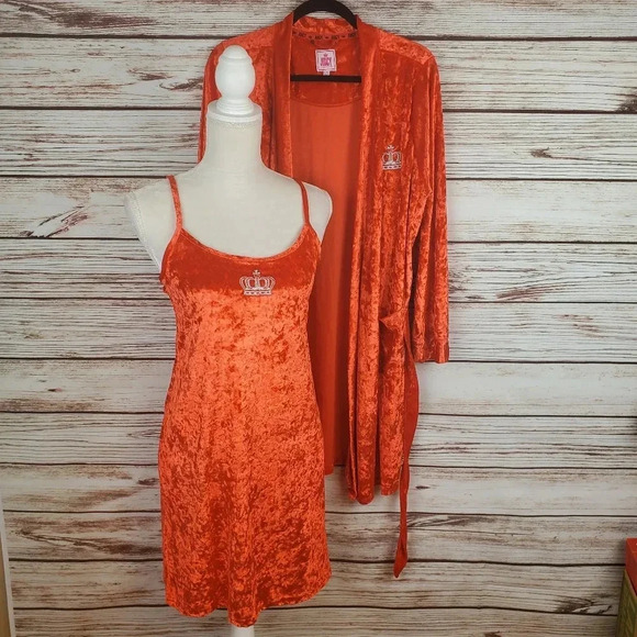 Juicy by Juicy Couture L-XL Firey Red Crushed Velvet 2-Pc Robe & Matching Gown - Picture 1 of 12